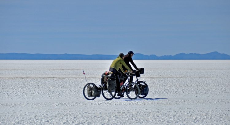 Salar Uyuni Tourism Women Bike  - francescobovolin / Pixabay