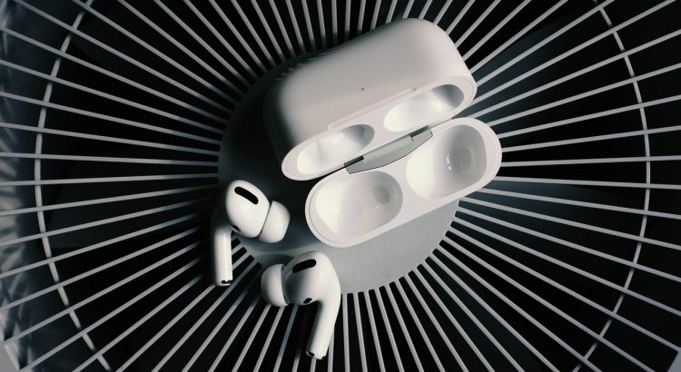 Headphones Airpods Pro White  - lg24lg / Pixabay