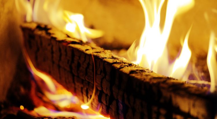 Fireplace Fire Wood Embers Flame  - thetimehiker / Pixabay